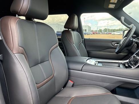 New 2026 Nissan Armada SL w/ Captain's Chari Seat Package image 21