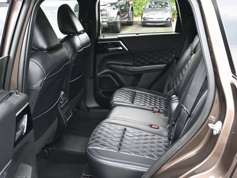 Used 2024 Mitsubishi Outlander SEL Black Edition AWD/4WD image 33