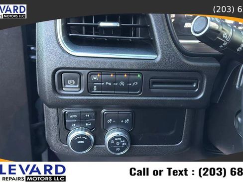 Used 2021 GMC Yukon SLT w/ SLT Premium Package image 30