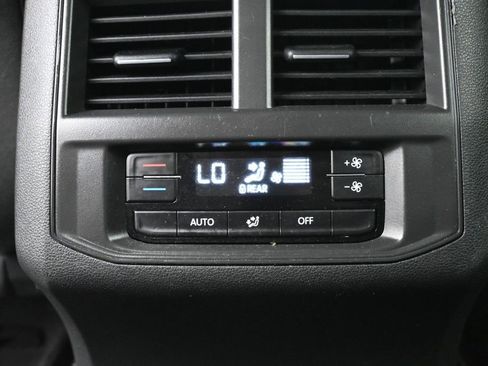 Used 2023 Volkswagen Atlas SE AWD/4WD image 20
