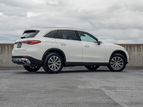 Certified 2026 Mercedes-Benz GLC 300 4MATIC image 4