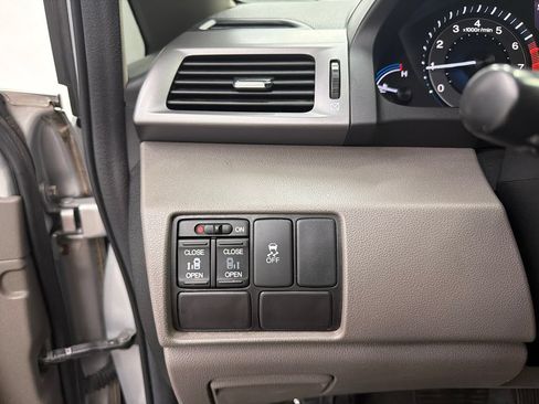 Used 2013 Honda Odyssey EX image 31