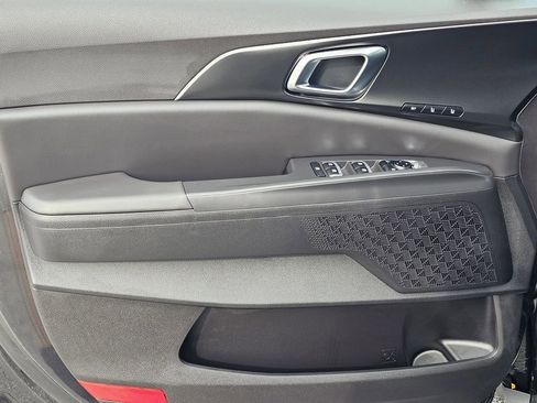 Certified 2026 Kia Carnival SX w/ SX Dark Edition Package image 15