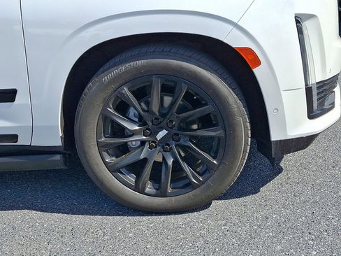 Used 2023 Cadillac Escalade Sport w/ LPO, ONYX Package AWD/4WD image 8