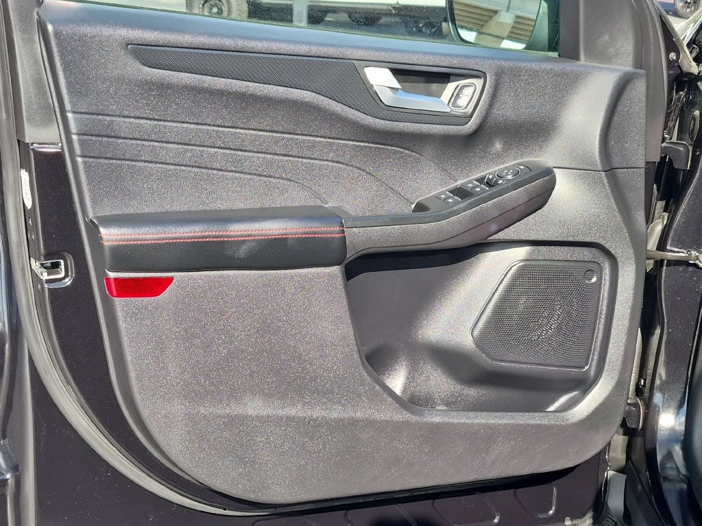 Used 2025 Ford Escape ST-Line AWD/4WD image 11