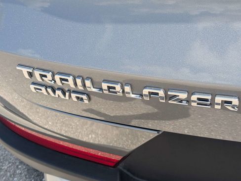 Used 2025 Chevrolet TrailBlazer LT AWD/4WD image 13