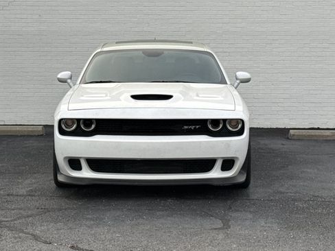 Used 2017 Dodge Challenger SRT Hellcat RWD image 2