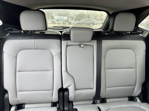 Used 2023 Ford Escape Platinum image 9