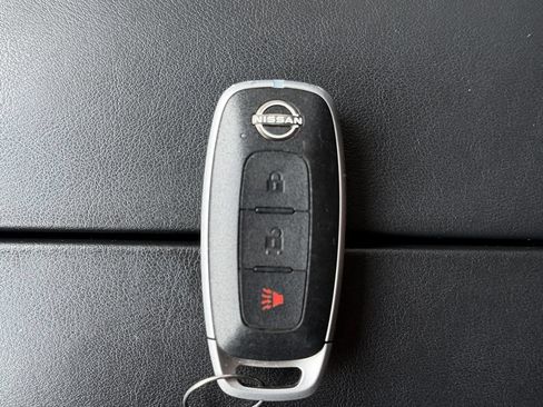 Used 2023 Nissan Rogue S AWD/4WD image 32