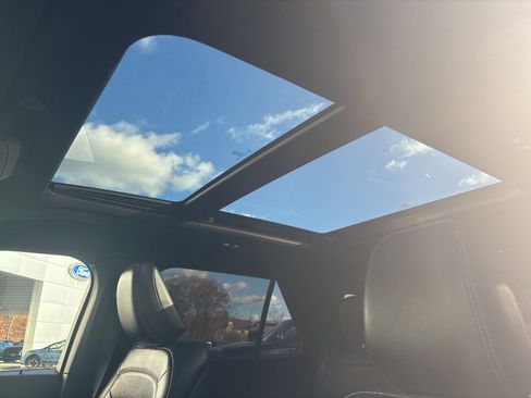 Used 2020 Ford Explorer XLT w/ Equipment Group 202A image 31