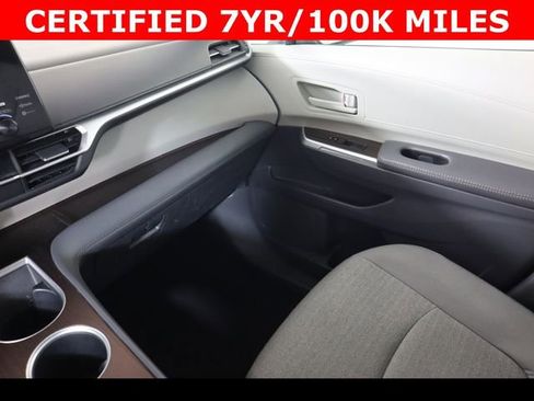 Used 2024 Toyota Sienna LE image 16