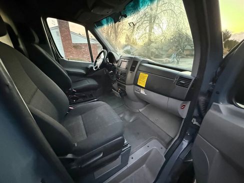 Used 2018 Mercedes-Benz Sprinter 2500 image 14