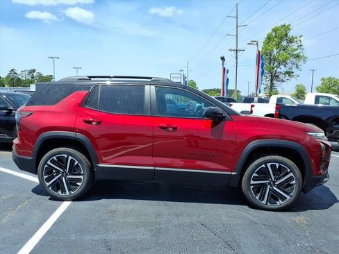 New 2026 Chevrolet Equinox RS w/ Convenience Package III FWD image 2