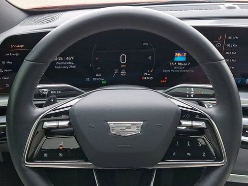 Used 2024 Cadillac Lyriq Luxury image 23