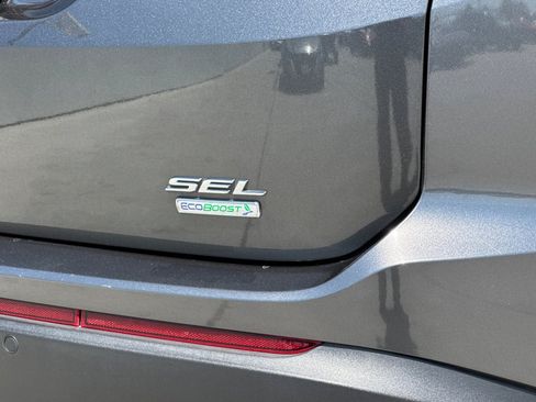 Used 2017 Ford Edge SEL FWD image 28