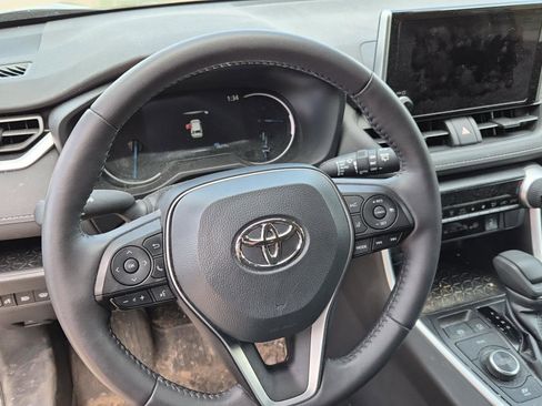 Certified 2023 Toyota RAV4 XLE w/ Convenience Package AWD/4WD image 6
