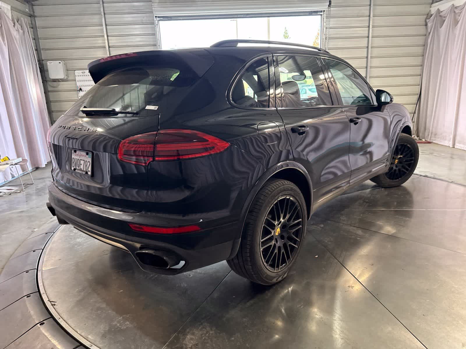 Used 2018 Porsche Cayenne AWD/4WD image 5