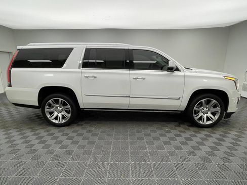 Used 2018 Cadillac Escalade ESV Premium Luxury AWD/4WD image 6