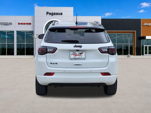 Used 2024 Jeep Compass Limited w/ High Altitude Package AWD/4WD image 8