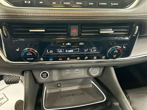 Used 2023 Nissan Rogue Platinum w/ Platinum Premium Package image 23