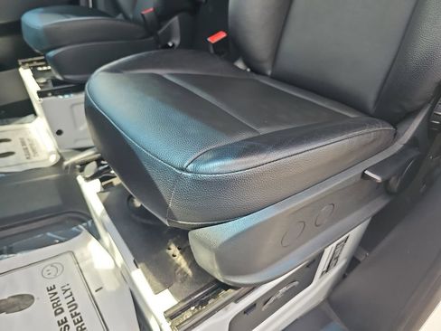 Used 2025 Mercedes-Benz Sprinter 2500 image 31
