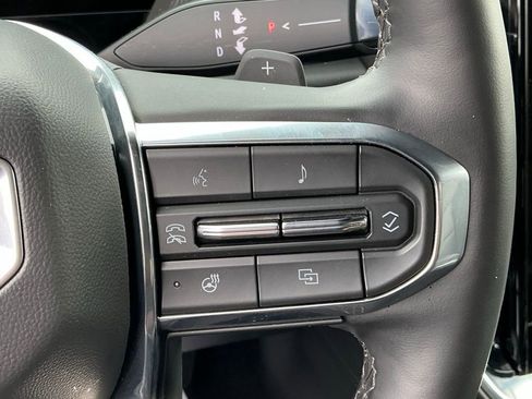 Used 2025 GMC Yukon Denali image 40