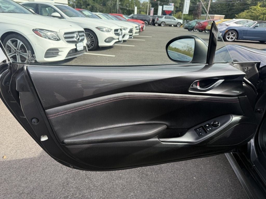 Used 2017 MAZDA MX-5 Miata RF Grand Touring RWD image 10