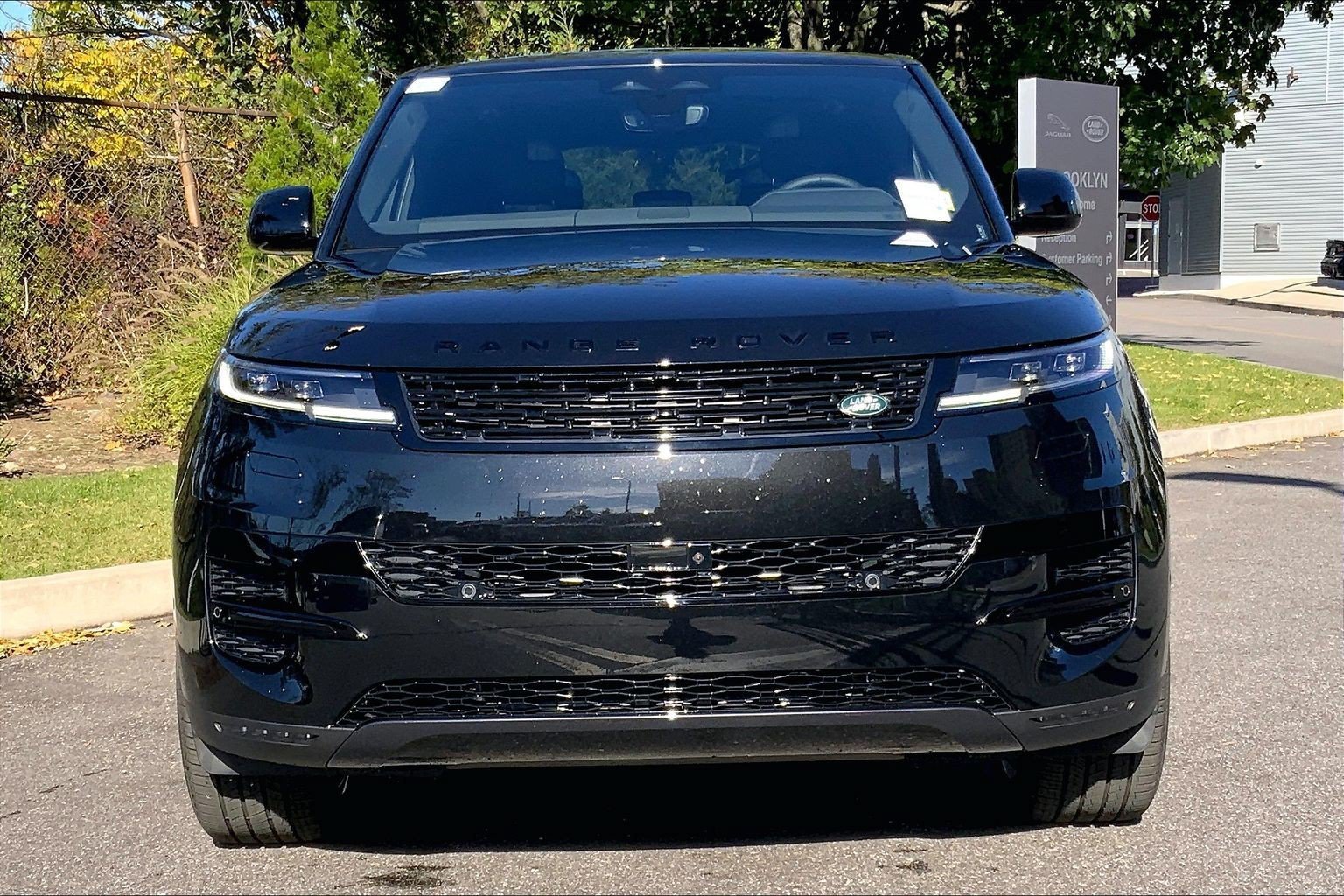 New 2027 Land Rover Range Rover Sport SE AWD/4WD image 3