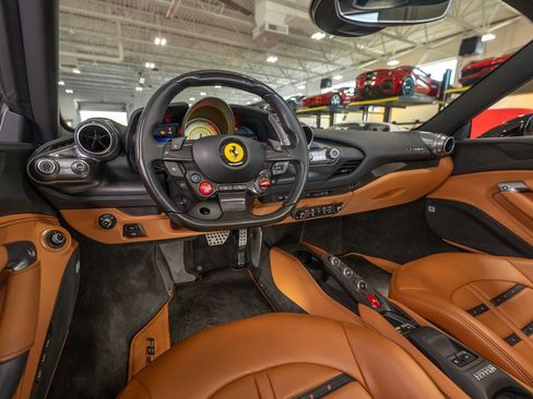 Used 2021 Ferrari F8 Tributo image 18