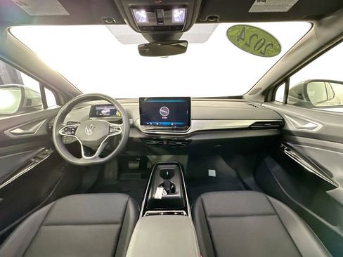 Used 2024 Volkswagen ID.4 Pro image 3