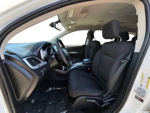 Used 2018 Dodge Journey SE w/ Blacktop Package FWD image 9