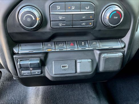Used 2020 Chevrolet Silverado 1500 Custom w/ Custom Value Package AWD/4WD image 14