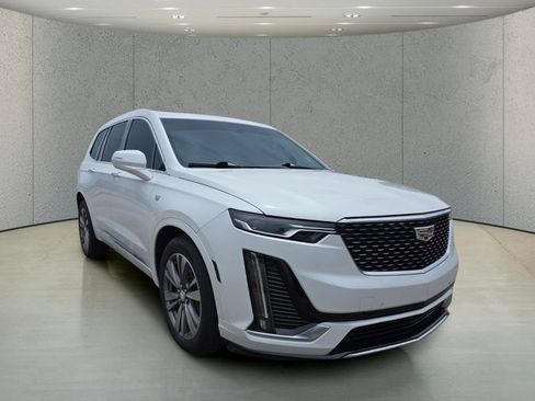 Used 2021 Cadillac XT6 Premium Luxury FWD image 13