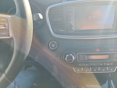 Used 2019 Kia Sorento SX image 30