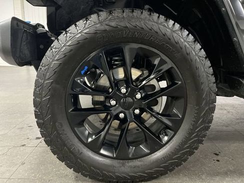 Used 2022 Jeep Wrangler Unlimited Sahara image 33