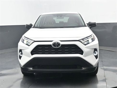Used 2025 Toyota RAV4 LE image 18