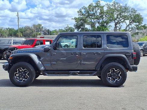 Used 2021 Jeep Wrangler Unlimited Rubicon 4xe w/ Cold Weather Group AWD/4WD image 4