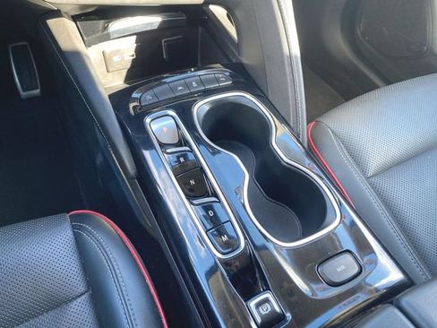 Used 2022 Buick Envision Essence w/ Sport Touring Package FWD image 15