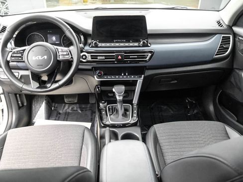 Used 2022 Kia Seltos Nightfall Edition image 26