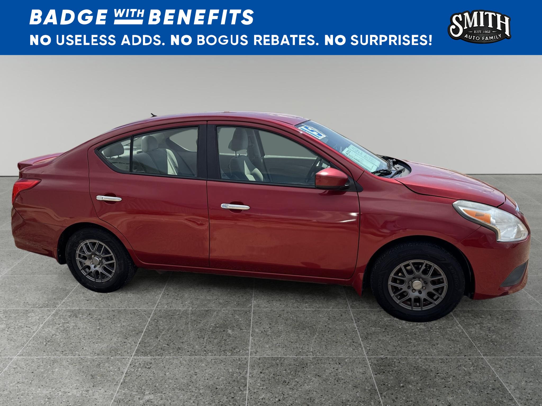 Used 2015 Nissan Versa SV FWD image 4