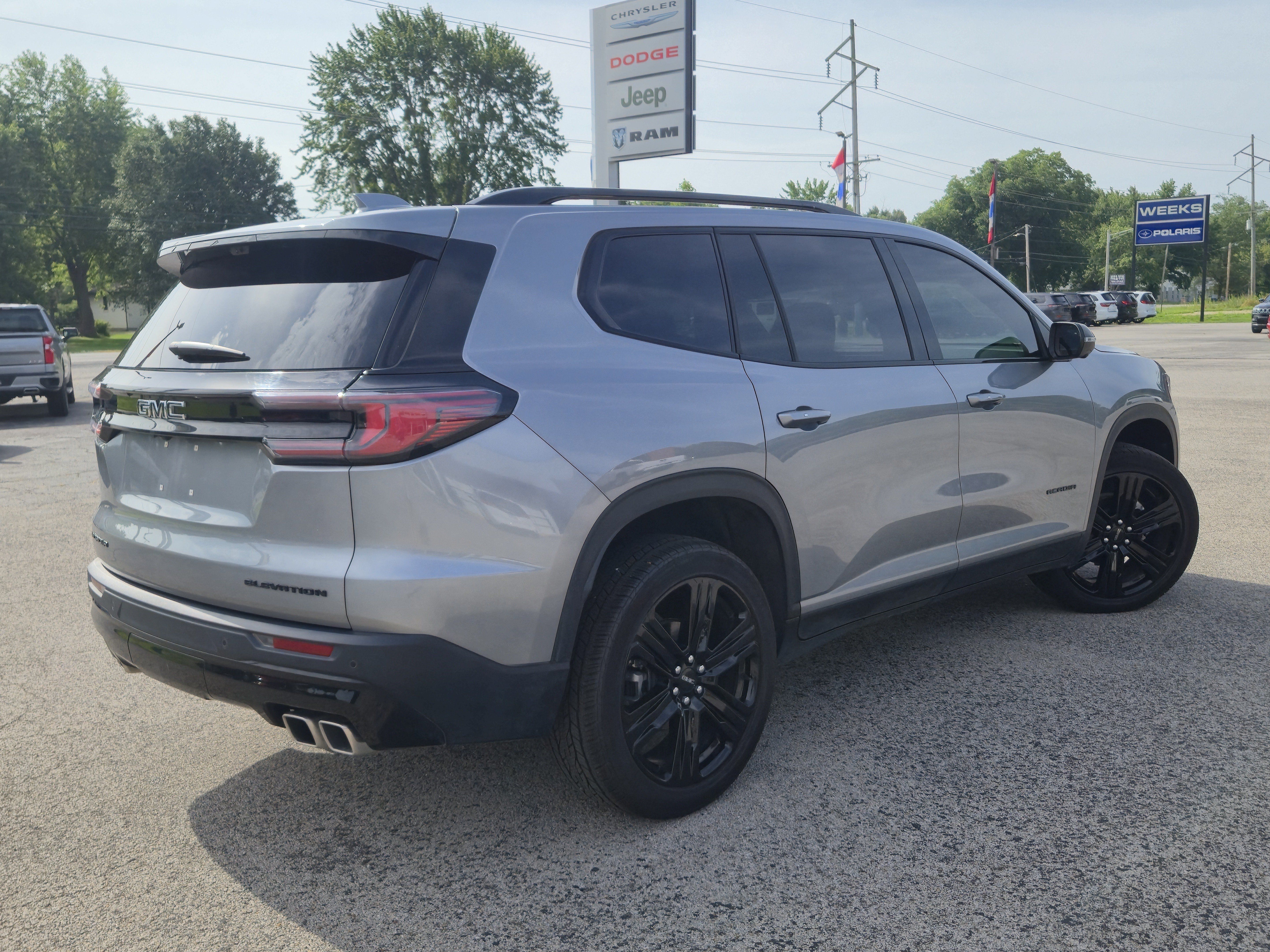 Used 2026 GMC Acadia Elevation w/ Black Edition FWD image 8