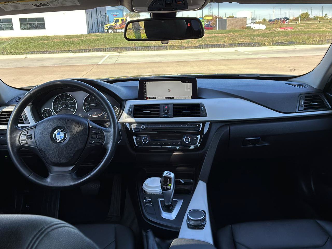 Used 2018 BMW 320i xDrive Sedan w/ Convenience Package AWD/4WD image 34