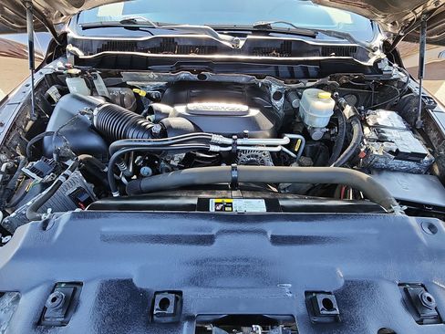 Used 2015 RAM 2500 Tradesman w/ Chrome Appearance Group image 17