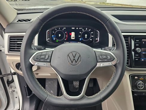 Used 2023 Volkswagen Atlas SE AWD/4WD image 50