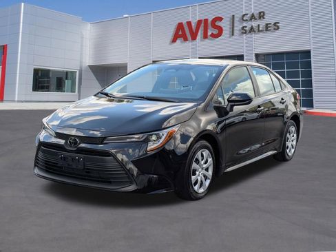 Used 2025 Toyota Corolla LE image 1