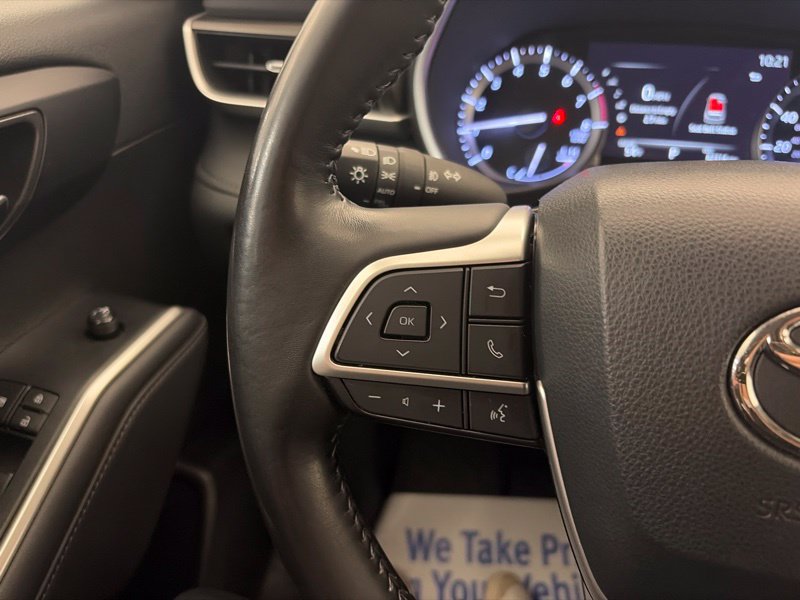 Used 2022 Toyota Highlander XLE AWD/4WD image 30