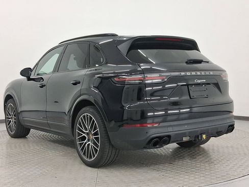 Used 2021 Porsche Cayenne image 3