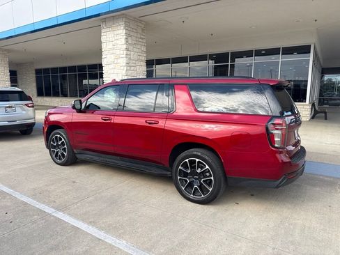 Used 2023 Chevrolet Suburban RST w/ Luxury Package AWD/4WD image 2
