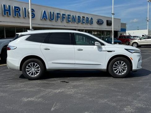 Used 2024 Buick Enclave Essence FWD image 1