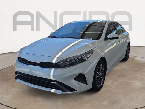 Certified 2024 Kia Forte LXS w/ LXS Technology Package FWD image 4